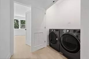 4848 W Eddy St, Chicago, IL 60641 - Photo 16