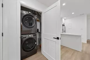 4848 W Eddy St, Chicago, IL 60641 - Photo 26