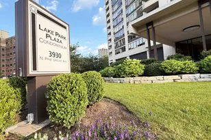 3930 N Pine Grove Ave, Chicago, IL 60613 - Photo 48