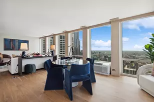 111 E Chestnut St, Chicago, IL 60611 - Photo 36