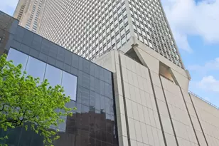 111 E Chestnut St, Chicago, IL 60611 - Photo 2