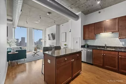 700 N Larrabee Street #1811, Chicago, IL 60654 - Photo 2