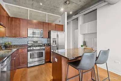 700 N Larrabee Street #1811, Chicago, IL 60654 - Photo 10