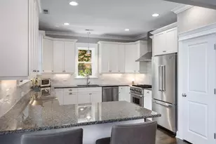 1238 W Argyle St, Chicago, IL 60640 - Photo 8