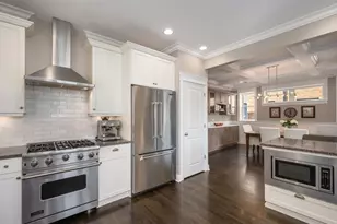 1238 W Argyle St, Chicago, IL 60640 - Photo 12