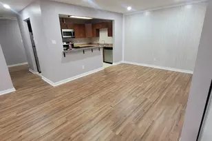 803 Garden Cir, Streamwood, IL 60107 - Photo 4
