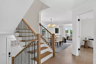 5652 W Cullom Avenue, Chicago, IL 60634 - Photo 8