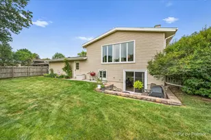 641 Devonshire Ln, Crystal Lake, IL 60014 - Photo 20