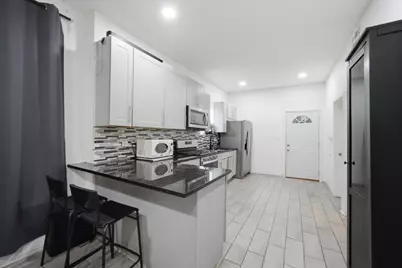 1300 N Monticello Avenue, Chicago, IL 60651 - Photo 8