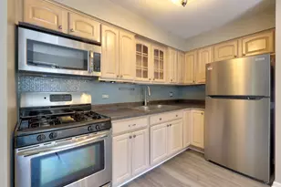 395 Wilmington Dr, Bartlett, IL 60103 - Photo 4