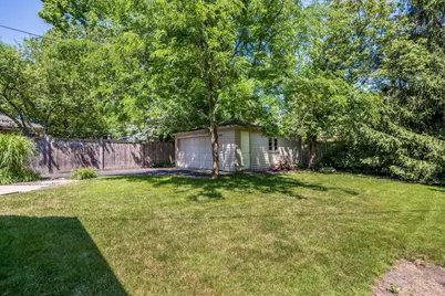915 Indian Road, Glenview, IL 60025 - Photo 28