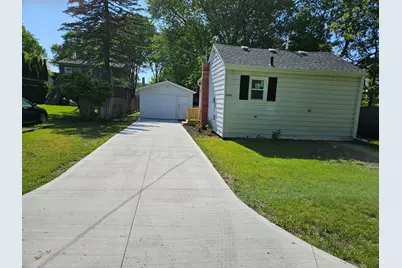 3015 Ezekiel Avenue, Zion, IL 60099 - Photo 2