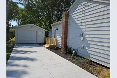 3015 Ezekiel Avenue, Zion, IL 60099 - Photo 10