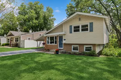 575 Lowden Avenue, Glen Ellyn, IL 60137 - Photo 2