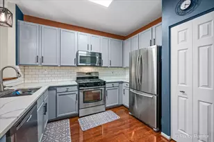 102 Neutrenton Ave, Elgin, IL 60120 - Photo 14