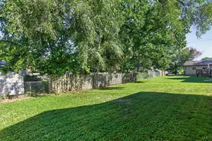 1212 N 1st St, Dekalb, IL 60115 - Photo 24