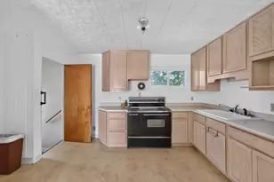 1212 N 1st St, Dekalb, IL 60115 - Photo 10