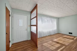1212 N 1st St, Dekalb, IL 60115 - Photo 6