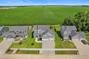 906 Declaration Dr, Savoy, IL 61874 - Photo 2
