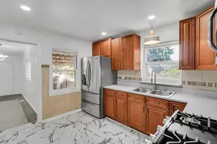 8459 S Elizabeth St, Chicago, IL 60620 - Photo 6