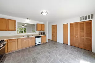 531 Meadow Lily Dr, Joliet, IL 60431 - Photo 8