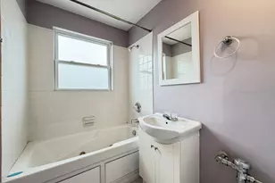 2057 E 72nd St, Chicago, IL 60649 - Photo 20