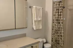 5733 N Sheridan Rd, Chicago, IL 60660 - Photo 6