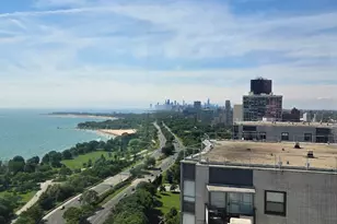 5733 N Sheridan Rd, Chicago, IL 60660 - Photo 10