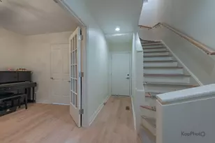 1117 W Monroe St, Chicago, IL 60607 - Photo 2