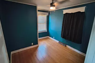 302 N 16th St, Charleston, IL 61920 - Photo 12