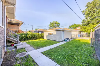 8251 S Carpenter Street, Chicago, IL 60620 - Photo 32