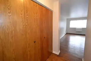 1040 W Hollywood Ave, Chicago, IL 60660 - Photo 12