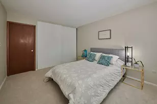 8541 Lotus Ave, Skokie, IL 60077 - Photo 8