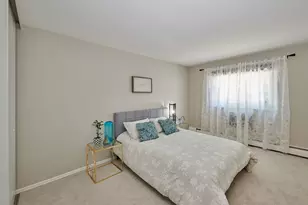 8541 Lotus Ave, Skokie, IL 60077 - Photo 6
