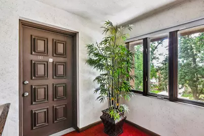 9619 Kedvale Avenue #301, Oak Lawn, IL 60453 - Photo 2