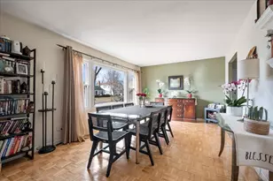 517 Longwood Dr, Buffalo Grove, IL 60089 - Photo 2