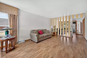 9228 Robinson Ave, Franklin Park, IL 60131 - Photo 4