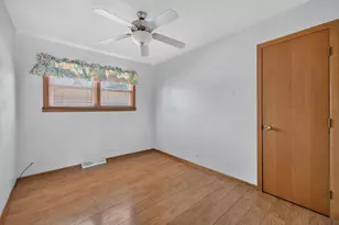 9228 Robinson Ave, Franklin Park, IL 60131 - Photo 14
