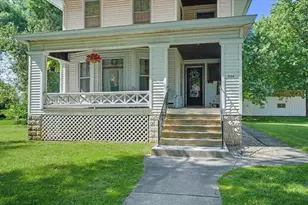 304 E Elm St, Fairbury, IL 61739 - Photo 8