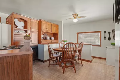 304 E Elm Street, Fairbury, IL 61739 - Photo 30
