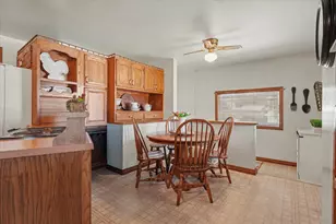 304 E Elm St, Fairbury, IL 61739 - Photo 30
