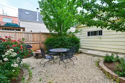 1512 W School Street #1, Chicago, IL 60657 - Photo 10