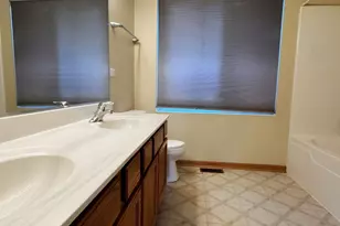 568 Truman Dr, Oswego, IL 60543 - Photo 18
