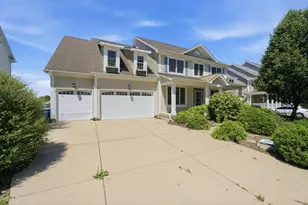 125 Goldenrod Dr, Sugar Grove, IL 60554 - Photo 4