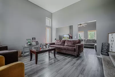 1055 S West Avenue, Waukegan, IL 60085 - Photo 2