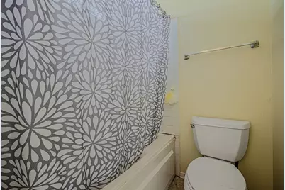 1055 S West Avenue, Waukegan, IL 60085 - Photo 18