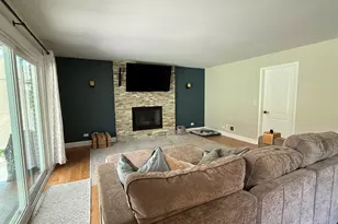 1550 W Goldengate Dr, Addison, IL 60101 - Photo 12