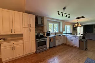 1550 W Goldengate Dr, Addison, IL 60101 - Photo 8