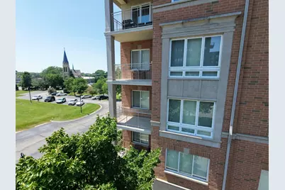 125 N Buffalo Grove Road #213, Buffalo Grove, IL 60089 - Photo 2