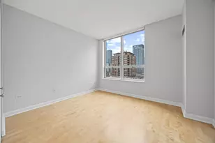 421 W Huron St, Chicago, IL 60654 - Photo 12